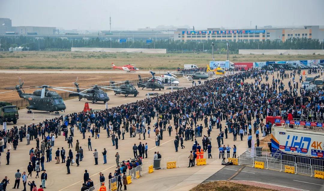 天津直博會—大連義邦攜意大利Giannuzzi輕量化內(nèi)飾新材料參展并出席技術(shù)交流論壇